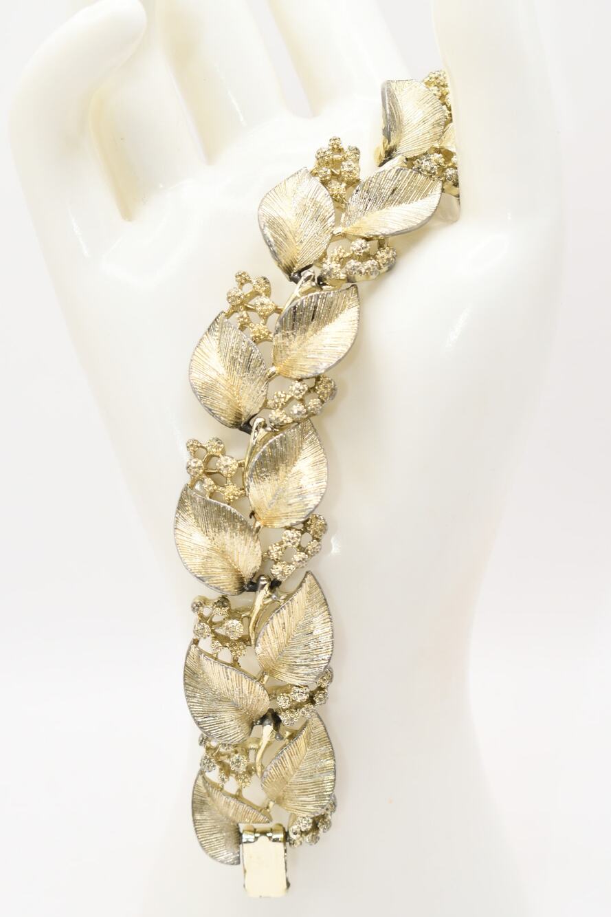 Vintage Lisner Gold Tone Leaf Berry Bracelet Wide Floral Link 7 Inch